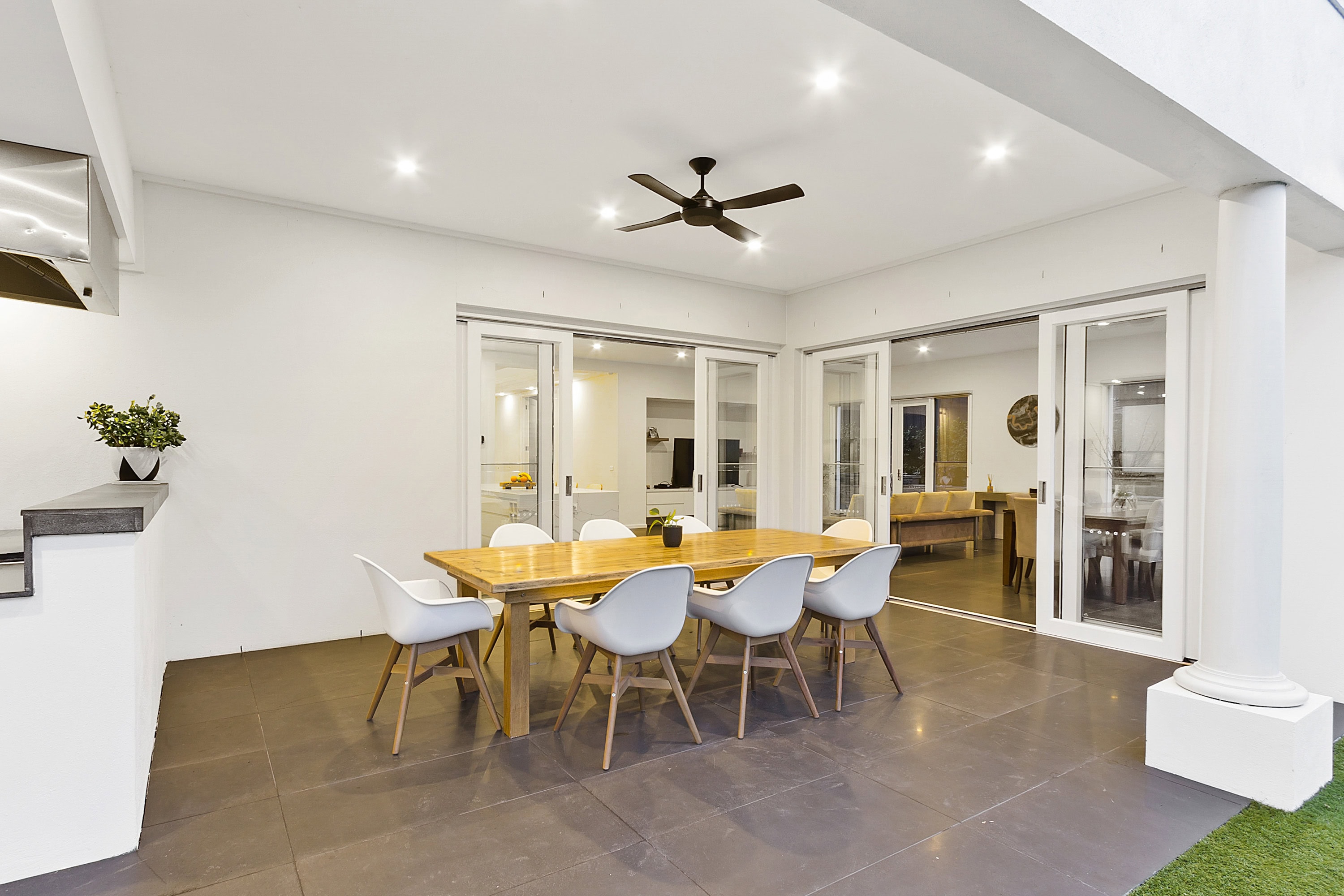 016_Open2view_ID480416-ASL_Construction Cover Image