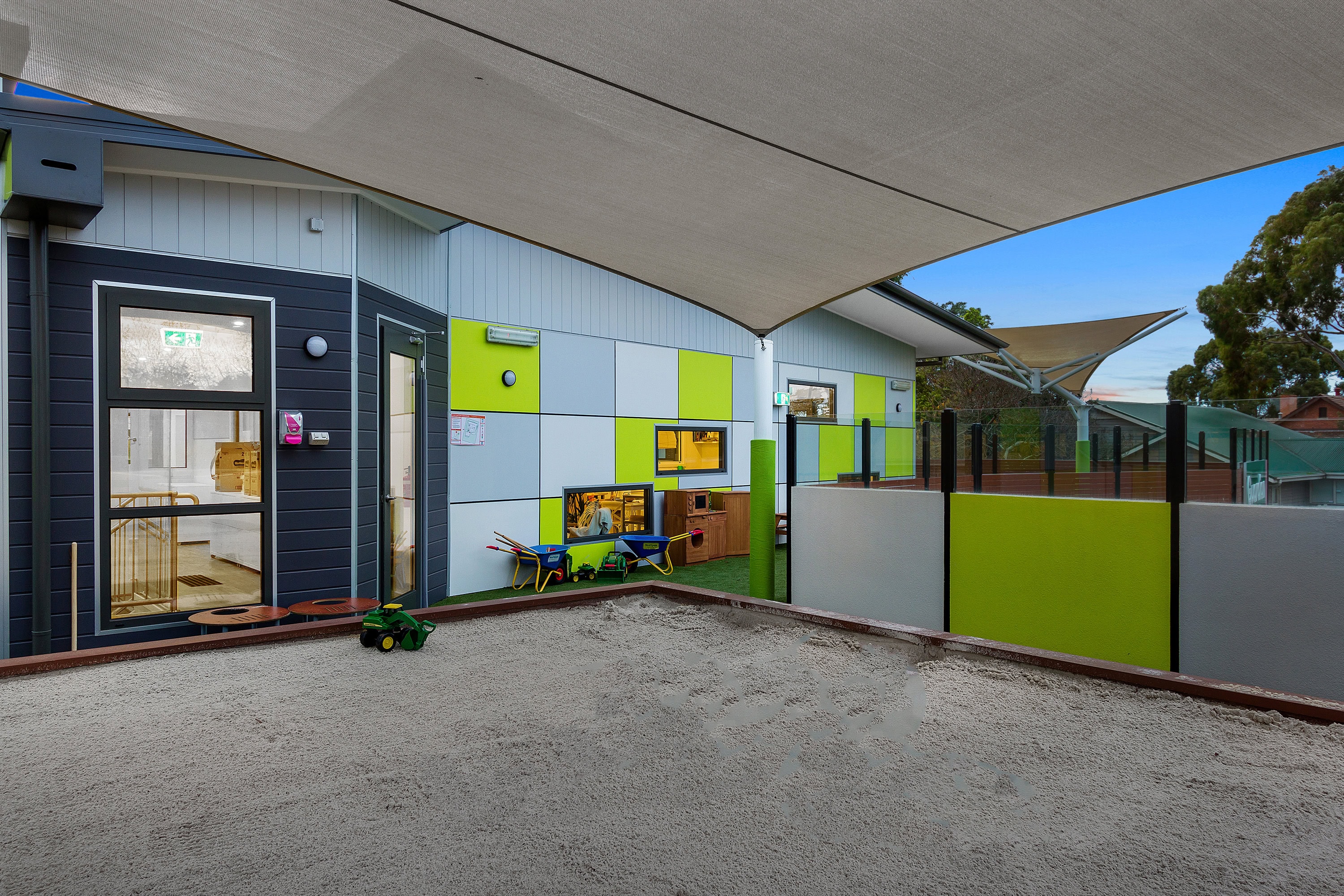 040_Open2view_ID588013-50_Blackburn_Rd_Blackburn Cover Image