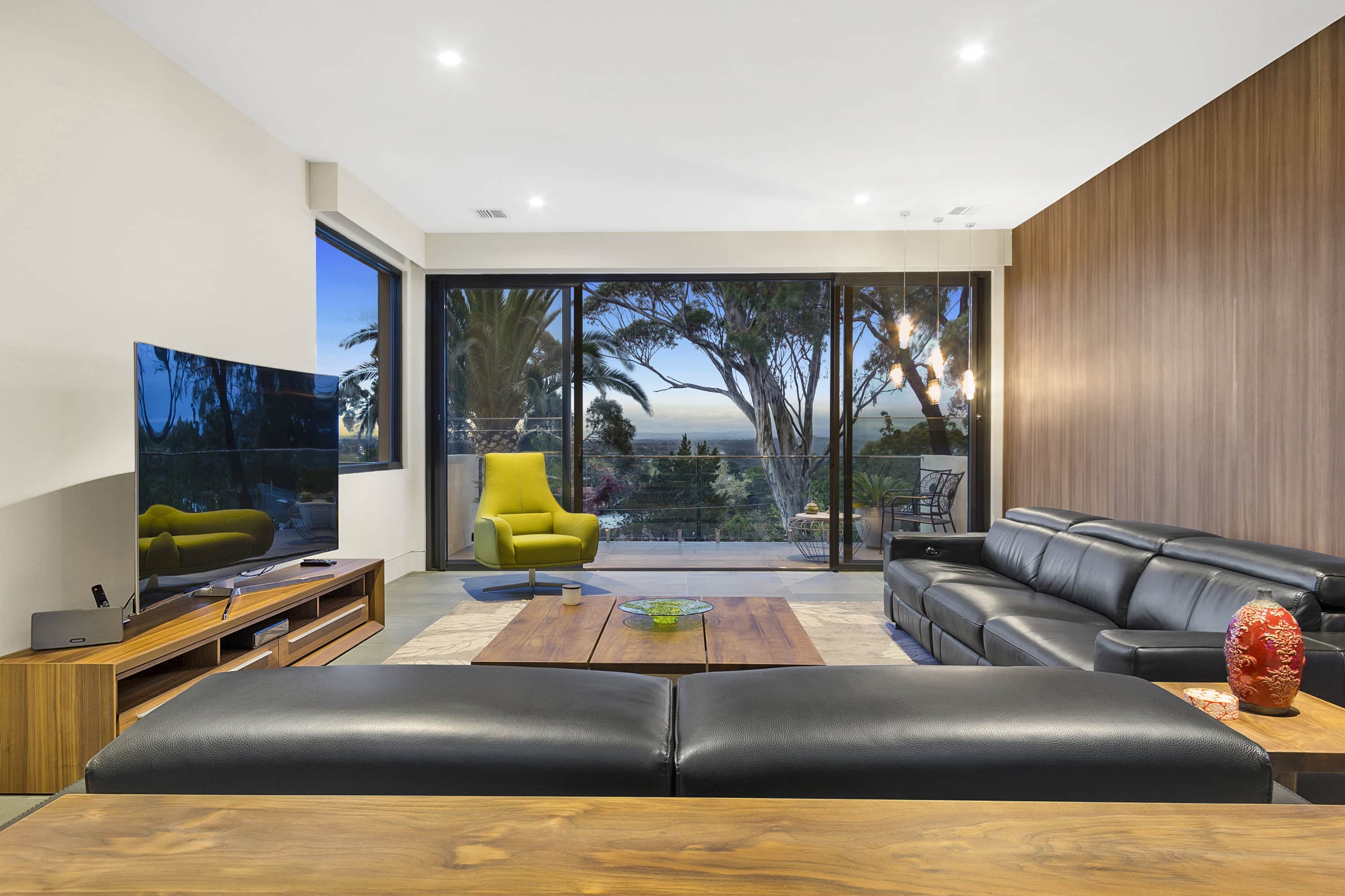 049_Open2view_ID480416-ASL_Construction Cover Image