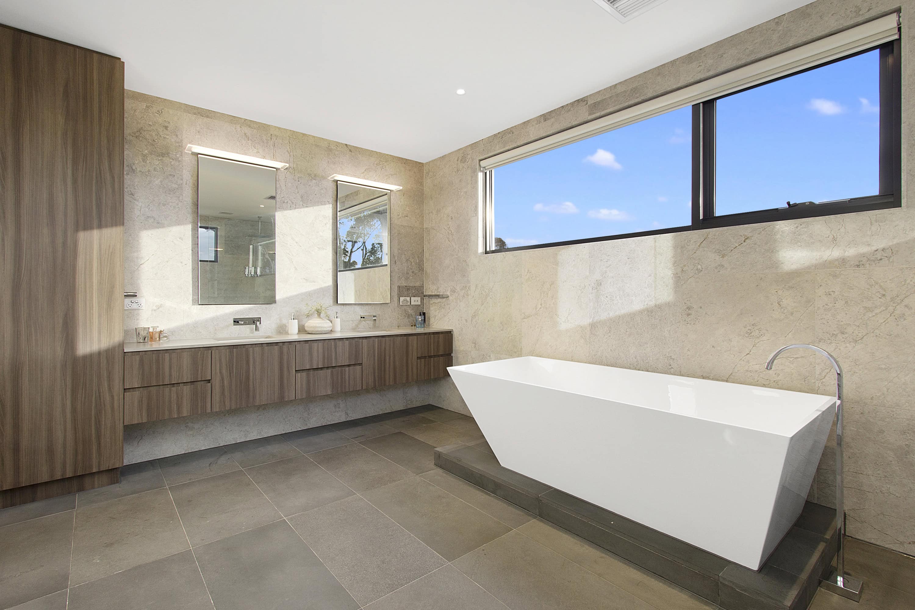 062_Open2view_ID480416-ASL_Construction Cover Image