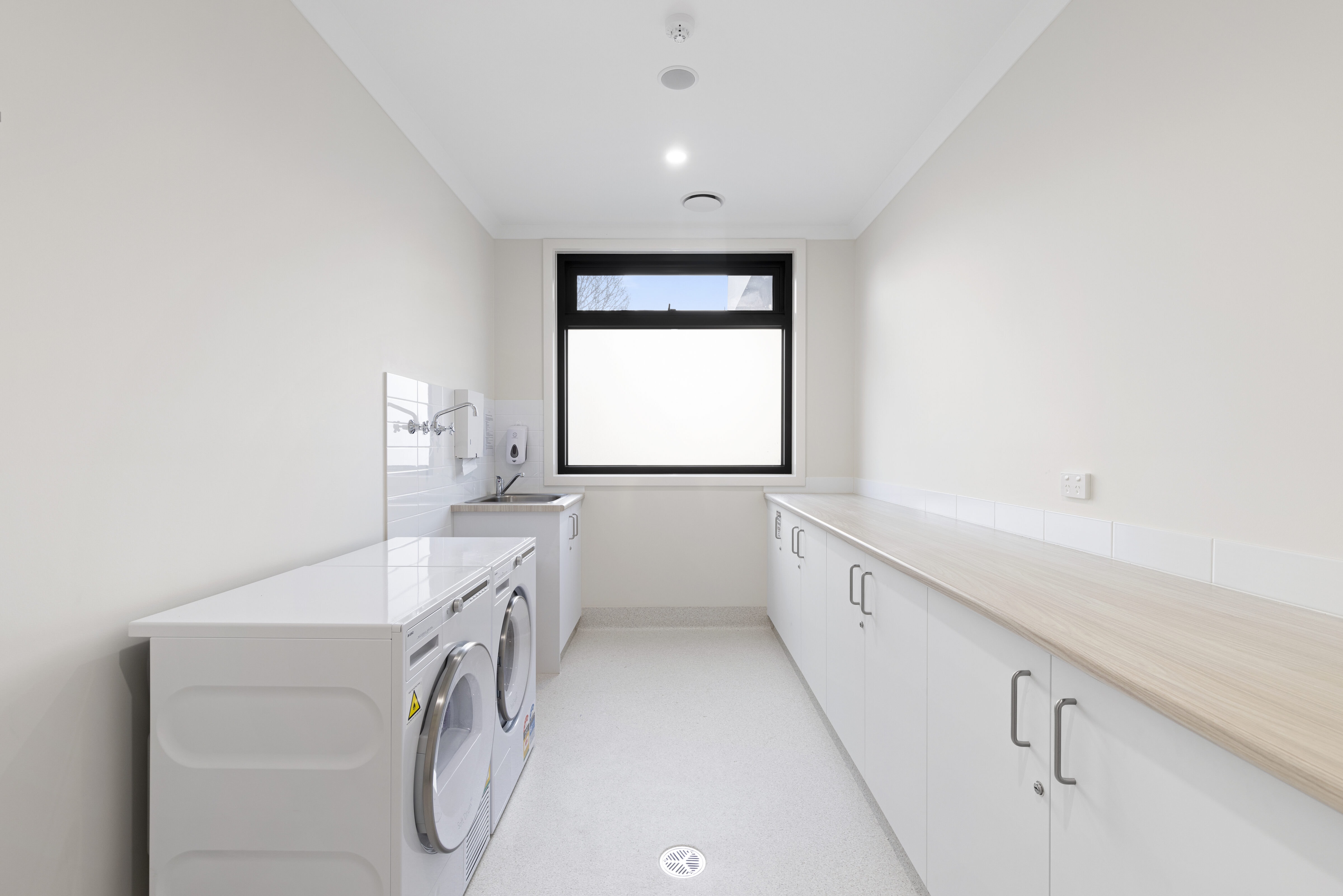 078A3320 Cover Image