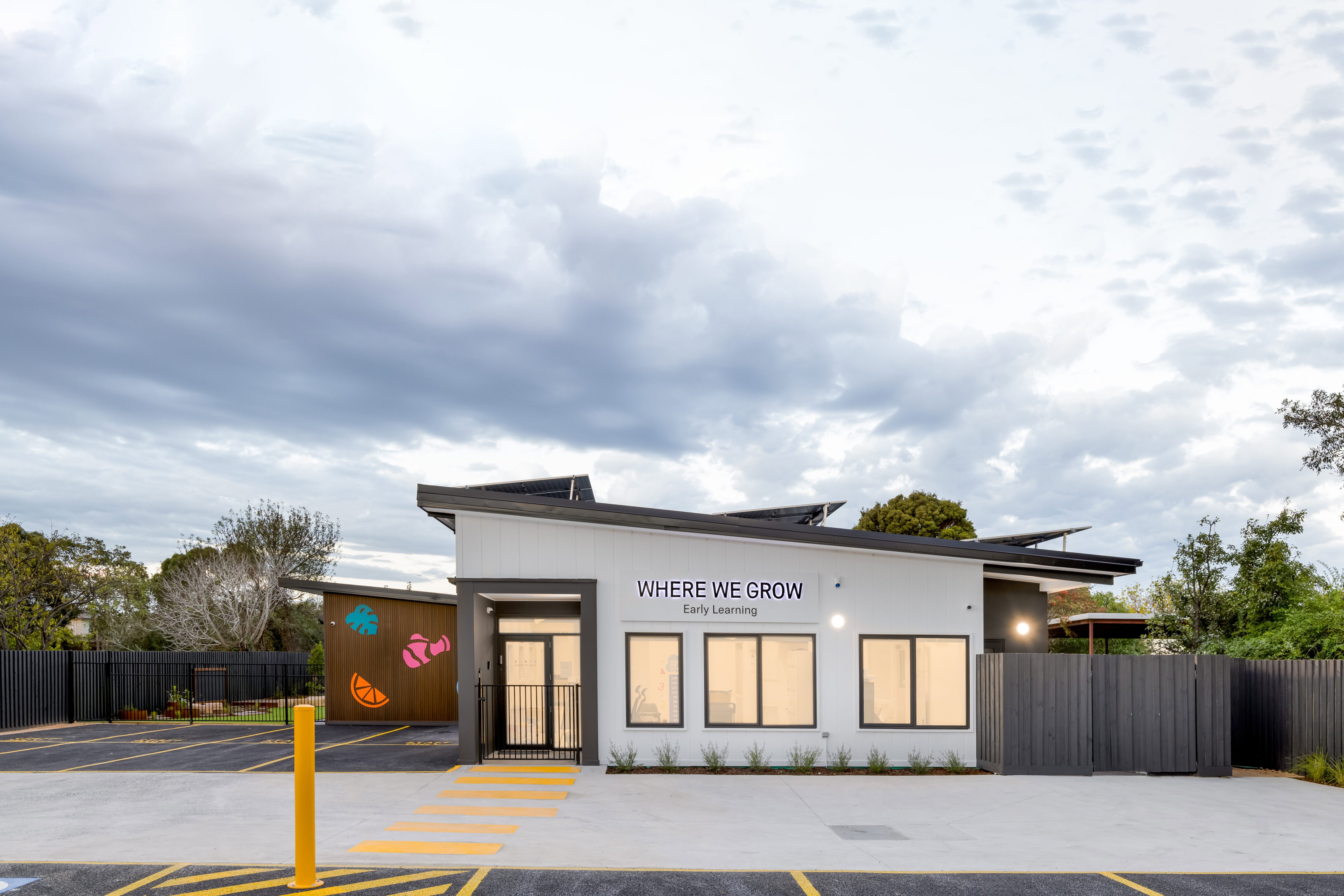 Glenroy, 42 William (2) V2 Cover Image