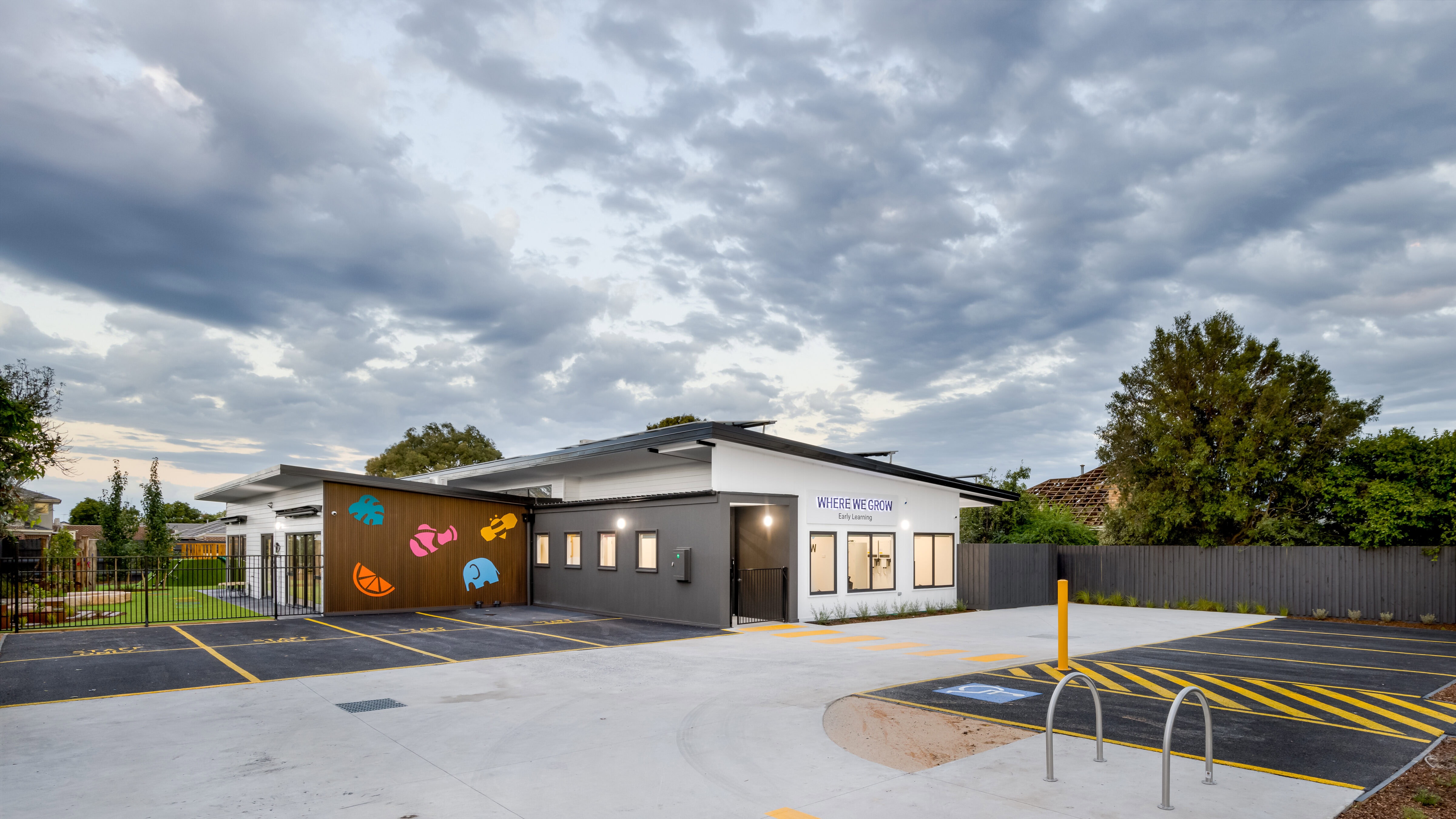 Glenroy, 42 William (3) V4 Cover Image